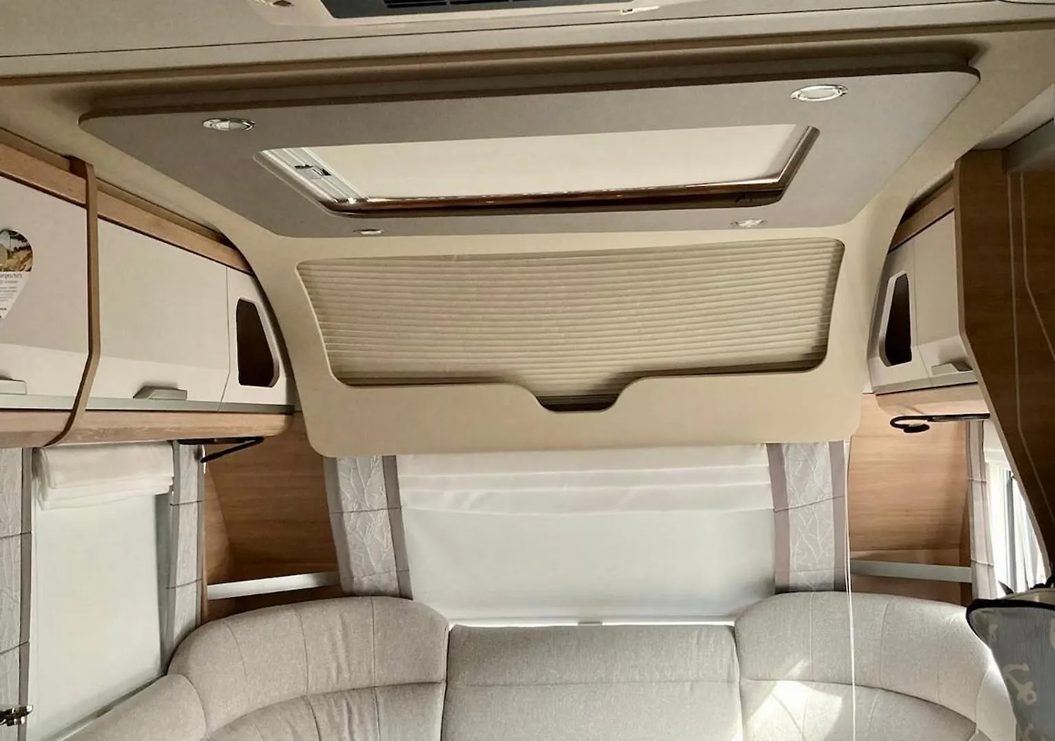 5 Sterne Wohnwagen Direkt An Der Messe - Comfortable New Caravan At Fair Trade - Floor Heating - 2 Big Beds - Fully Equipped Home - Auf Expo Plaza Und Hannover Messe - Klimaanlage - Fussbodenheizung - Reserved Camping Site On Extra Cost 0*,  Duitsland